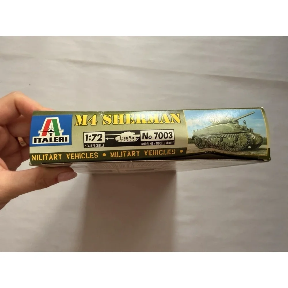 Italeri 7003 M4 Sherman Tank 1:72 Scale Military Model Kit Open Box Complete